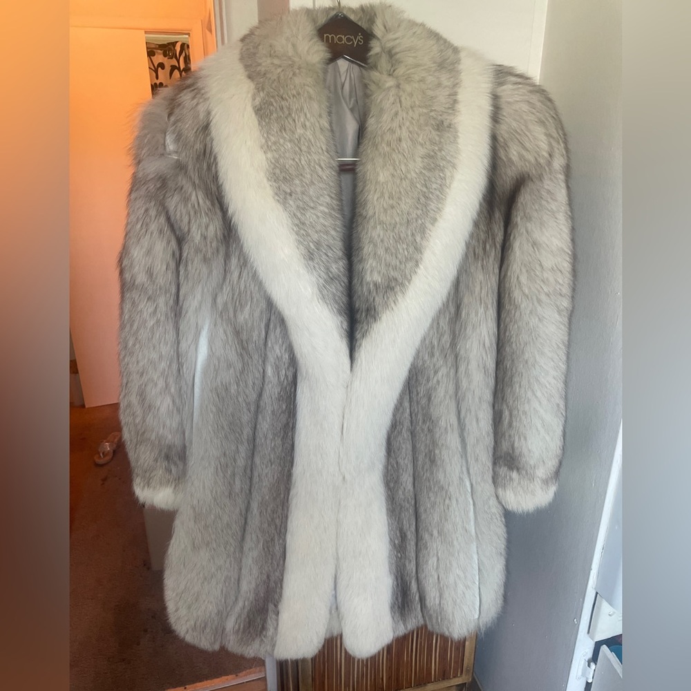 Saga Fox / Fur Coat